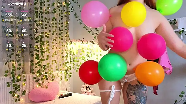 KiraBriis online show from 11-17-25, 01:06