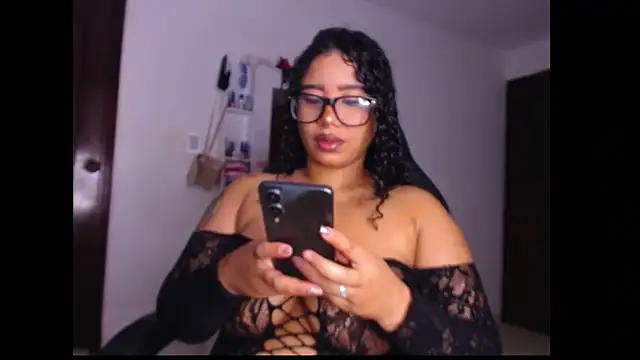 leslycarsson online show from 11-16-25, 01:00