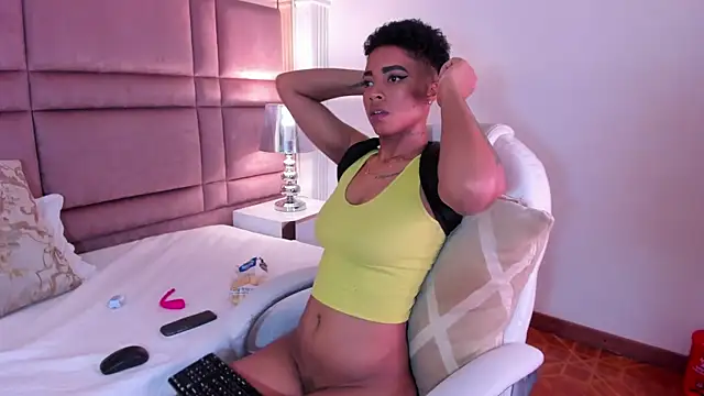 LuciaWallace online show from 03-14-25, 12:54