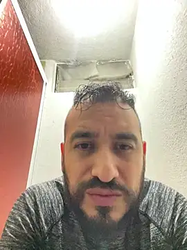 Snapshot of leonardohot1987 chatting on 01-11-25, 03:34 leonardohot1987 online show from 01-11-25, 03:34