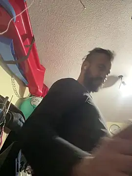 Snapshot of leonardohot1987 chatting on 01-16-25, 05:21 leonardohot1987 online show from 01-16-25, 05:21