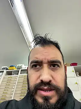 Snapshot of leonardohot1987 chatting on 01-21-25, 05:20 leonardohot1987 online show from 01-21-25, 05:20