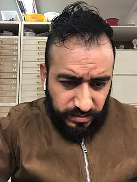 Snapshot of leonardohot1987 chatting on 01-27-25, 06:09 leonardohot1987 online show from 01-27-25, 06:09