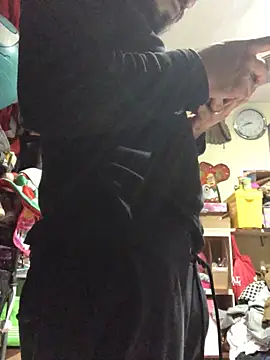 Snapshot of leonardohot1987 chatting on 02-04-25, 05:10 leonardohot1987 online show from 02-04-25, 05:10