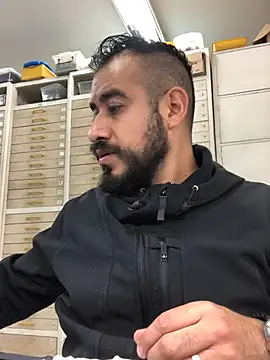 Snapshot of leonardohot1987 chatting on 02-04-25, 05:34 leonardohot1987 online show from 02-04-25, 05:34