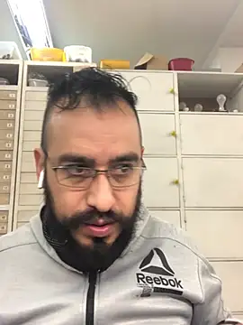 Snapshot of leonardohot1987 chatting on 02-05-25, 04:36 leonardohot1987 online show from 02-05-25, 04:36