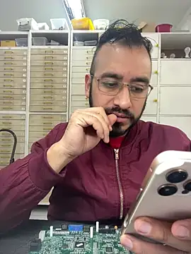 Snapshot of leonardohot1987 chatting on 03-13-25, 05:50 leonardohot1987 online show from 03-13-25, 05:50