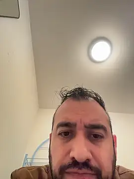 Snapshot of leonardohot1987 chatting on 12-05-25, 06:26 leonardohot1987 online show from 12-05-25, 06:26