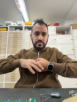 Snapshot of leonardohot1987 chatting on 02-05-26, 06:12 leonardohot1987 online show from 02-05-26, 06:12