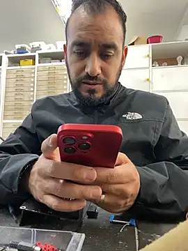 Snapshot of leonardohot1987 chatting on 03-31-26, 05:24 leonardohot1987 online show from 03-31-26, 05:24