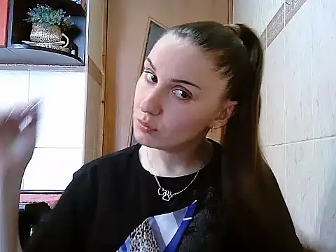 Snapshot of Yuliia30 chatting on 05-01-26, 02:10 Yuliia30 online show from 05-01-26, 02:10
