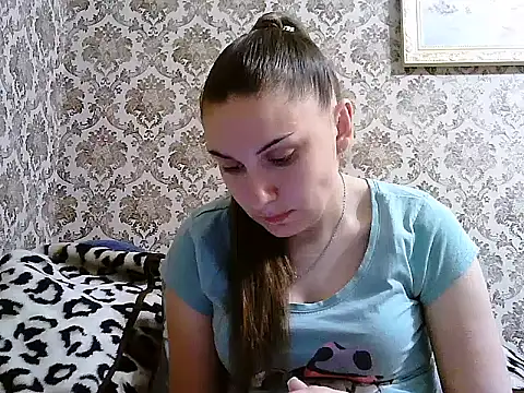 Snapshot of Yuliia30 chatting on 05-21-26, 04:47 Yuliia30 online show from 05-21-26, 04:47