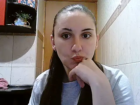 Snapshot of Yuliia30 chatting on 05-23-26, 04:55 Yuliia30 online show from 05-23-26, 04:55