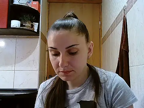 Snapshot of Yuliia30 chatting on 06-14-26, 02:41 Yuliia30 online show from 06-14-26, 02:41