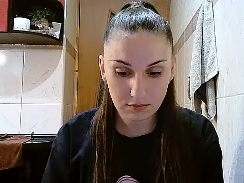 Snapshot of Yuliia30 chatting on 06-16-26, 04:31 Yuliia30 online show from 06-16-26, 04:31