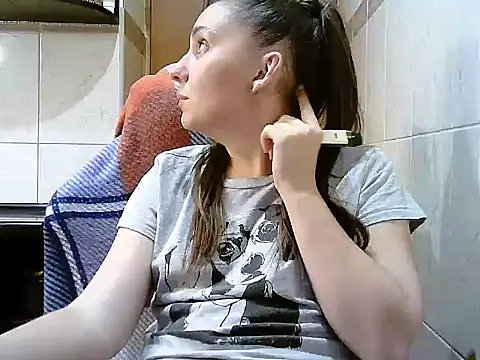Snapshot of Yuliia30 chatting on 07-28-26, 08:52 Yuliia30 online show from 07-28-26, 08:52