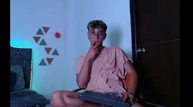 Snapshot of andrew_willyams chatting on 01-10-25, 07:54 andrew willyams online show from 01-10-25, 07:54