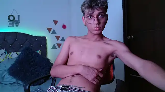 Snapshot of andrew_willyams chatting on 01-10-25, 10:57 andrew willyams online show from 01-10-25, 10:57