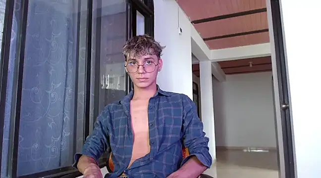 Snapshot of andrew_willyams chatting on 01-11-25, 07:49 andrew willyams online show from 01-11-25, 07:49