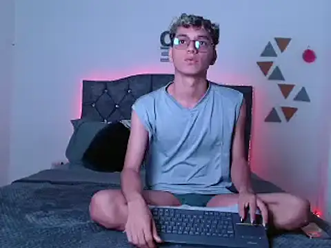 Snapshot of andrew_willyams chatting on 01-14-25, 07:11 andrew willyams online show from 01-14-25, 07:11