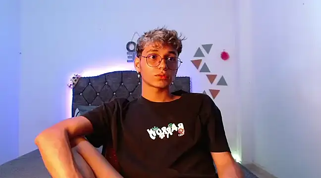 Snapshot of andrew_willyams chatting on 01-18-25, 04:53 andrew willyams online show from 01-18-25, 04:53