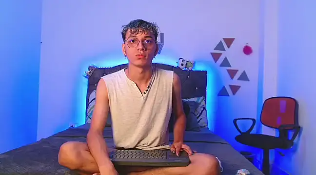 Snapshot of andrew_willyams chatting on 01-19-25, 11:01 andrew willyams online show from 01-19-25, 11:01