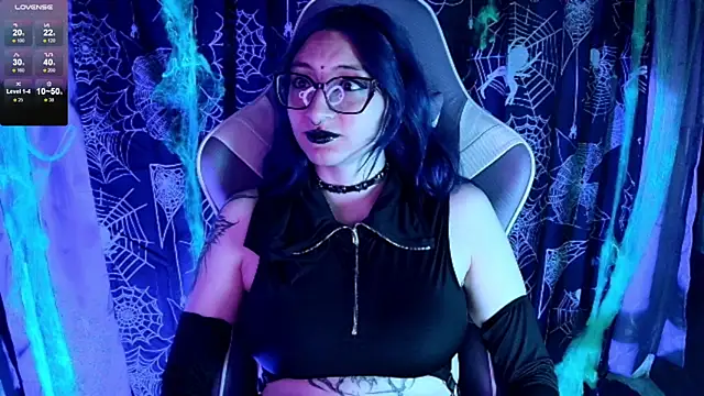 Kimlennox  online show from 10-30-25, 01:23