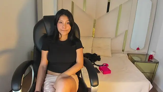 Salmaportman69 online show from 03-12-26, 09:32