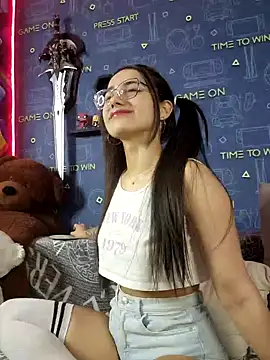 Snapshot of LittleX_Angel chatting on 02-08-25, 07:59 LittleX Angel online show from 02-08-25, 07:59