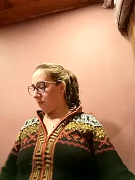 CHARLOTTE 1711 online show from 04-28-26, 02:49