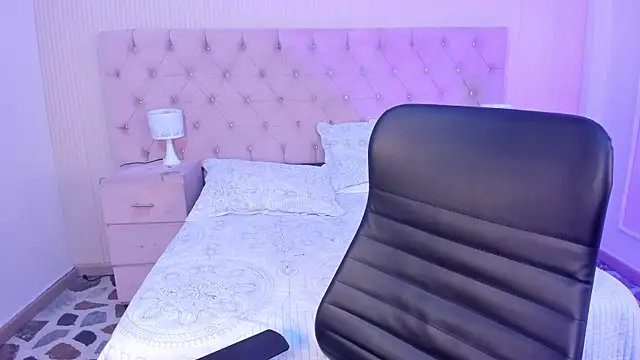 BellaaStorm online show from 11-11-25, 08:42