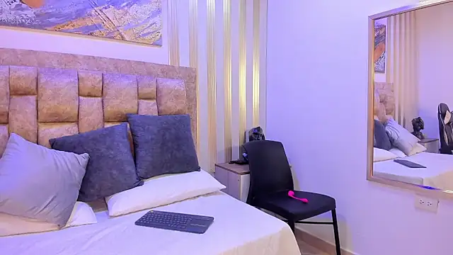 avis lara online show from 09-24-25, 07:06