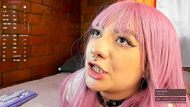 Annycolin  online show from 03-10-25, 10:34