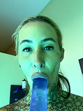 Black sweet Rose online show from 12-22-25, 11:40