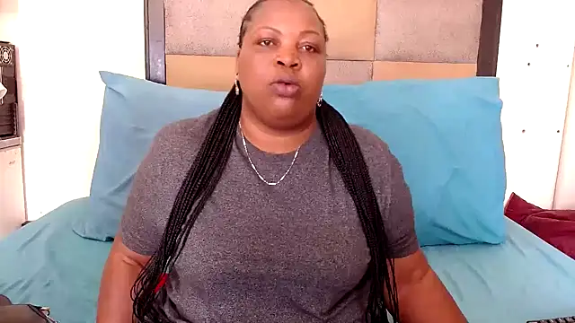 omalicha98 online show from 10-27-25, 07:23