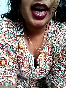 Snapshot of Haseena_Baby chatting on 12-16-25, 10:20 Haseena Baby online show from 12-16-25, 10:20