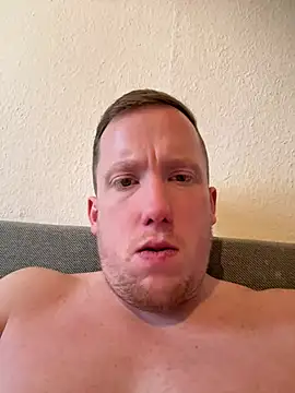 Snapshot of Sklavesucht2025 chatting on 01-27-25, 12:48 Sklavesucht2025 online show from 01-27-25, 12:48