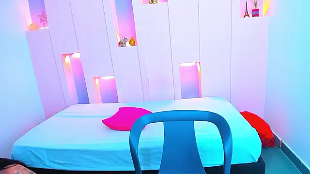 Snapshot of ScarletEmber3 chatting on 02-18-25, 03:42 ScarletEmber3 online show from 02-18-25, 03:42