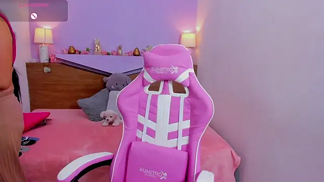 Snapshot of ScarletEmber3 chatting on 03-20-25, 04:07 ScarletEmber3 online show from 03-20-25, 04:07