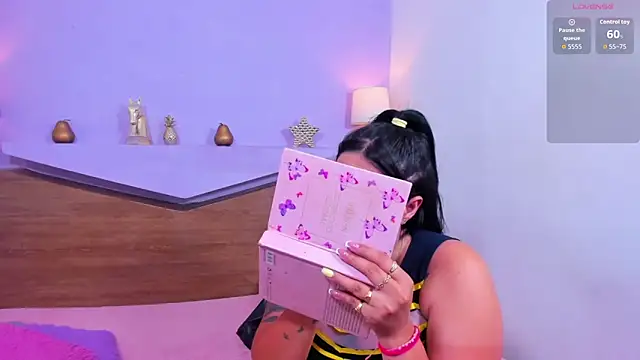 Snapshot of ScarletEmber3 chatting on 09-27-25, 03:55 ScarletEmber3 online show from 09-27-25, 03:55