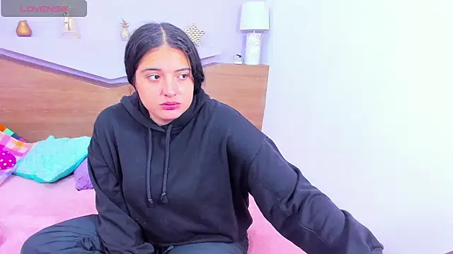 Snapshot of ScarletEmber3 chatting on 10-12-25, 03:49 ScarletEmber3 online show from 10-12-25, 03:49