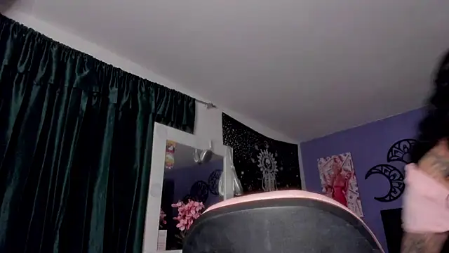 Thalassa Roott online show from 11-12-25, 12:00