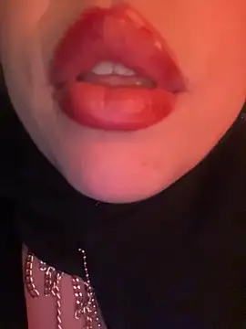 Snapshot of zahra_Jalid chatting on 05-15-26, 11:45 zahra Jalid online show from 05-15-26, 11:45