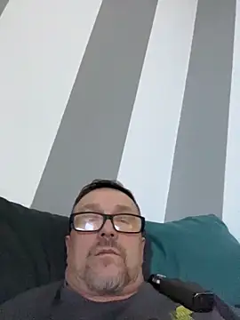 Snapshot of pawprzy chatting on 01-21-25, 07:28 pawprzy online show from 01-21-25, 07:28