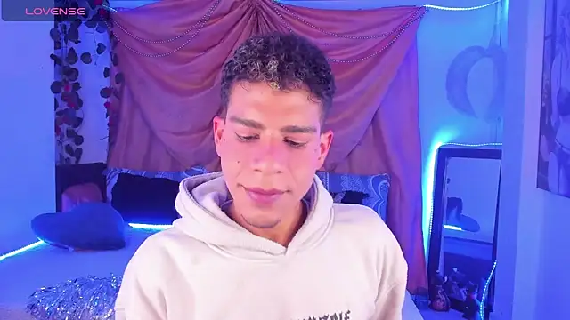 Snapshot of Ethan_Boyy chatting on 10-25-25, 11:10 Ethan Boyy online show from 10-25-25, 11:10