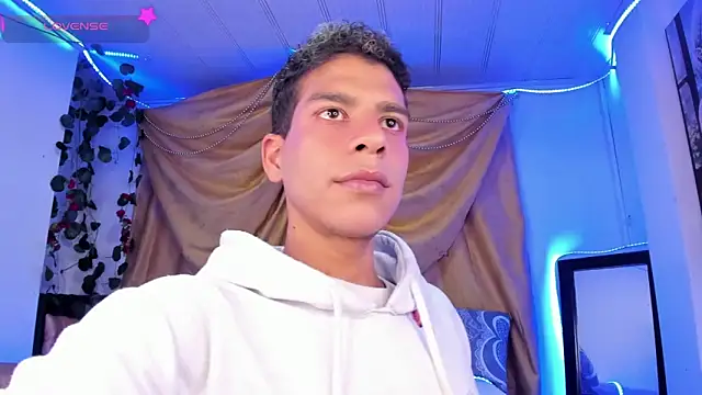 Snapshot of Ethan_Boyy chatting on 11-10-25, 10:42 Ethan Boyy online show from 11-10-25, 10:42