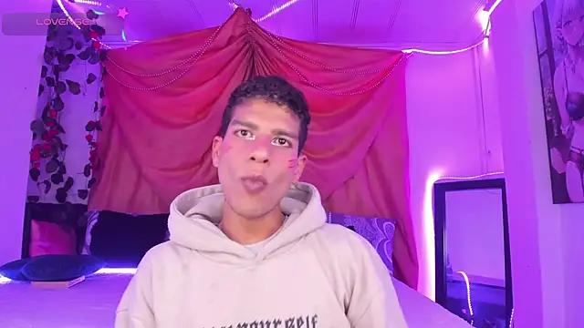 Snapshot of Ethan_Boyy chatting on 11-13-25, 10:30 Ethan Boyy online show from 11-13-25, 10:30