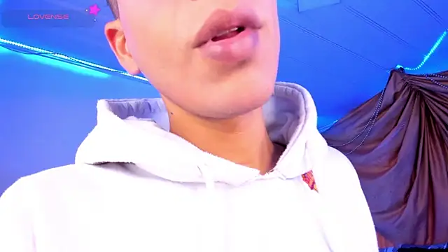 Snapshot of Ethan_Boyy chatting on 11-29-25, 10:13 Ethan Boyy online show from 11-29-25, 10:13