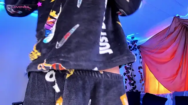 Snapshot of Ethan_Boyy chatting on 12-01-25, 06:13 Ethan Boyy online show from 12-01-25, 06:13