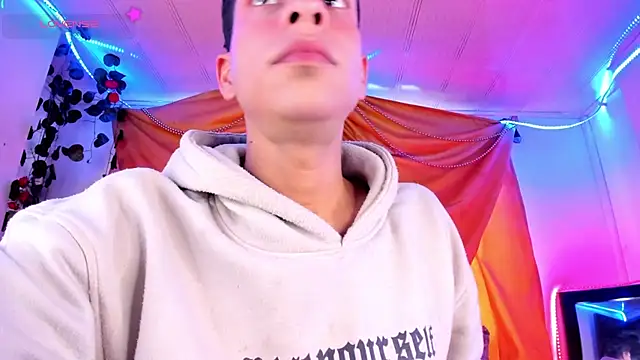 Snapshot of Ethan_Boyy chatting on 12-14-25, 07:18 Ethan Boyy online show from 12-14-25, 07:18